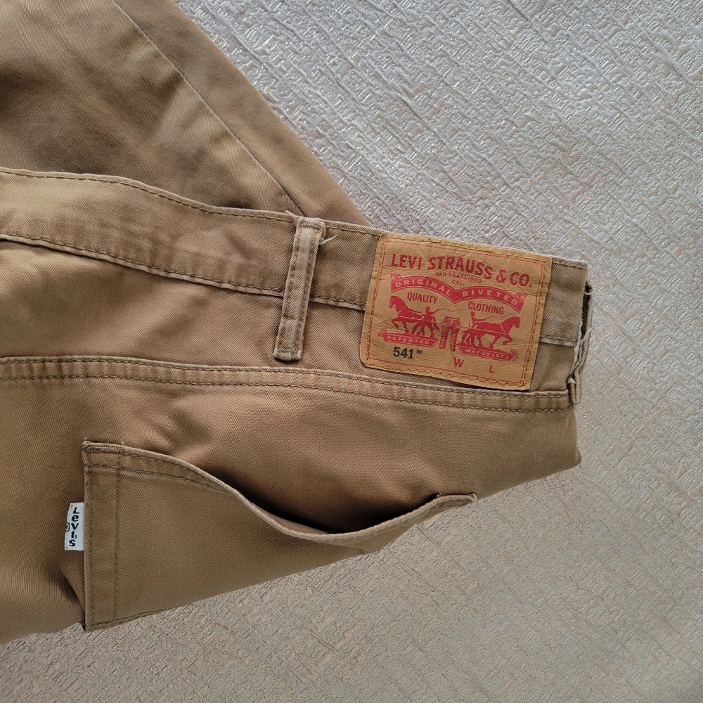 Levi Jeans 46x30
